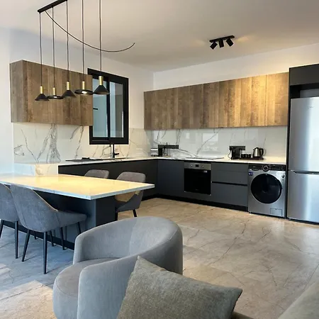 Lejlighed Lux Level 4 Penthouse Tower 206