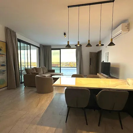 Lux Level 4 Penthouse Tower 206 Lejlighed
