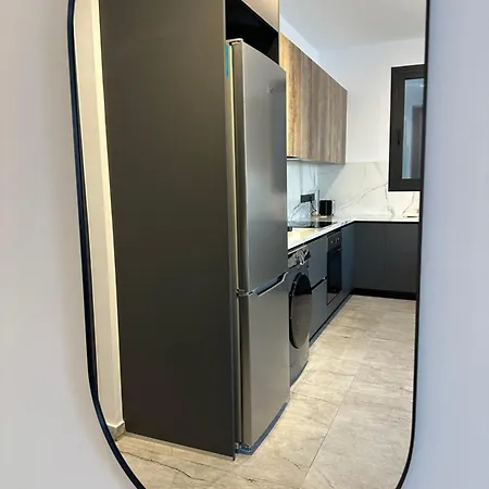 Lux Level 4 Penthouse Tower 206 Никосия