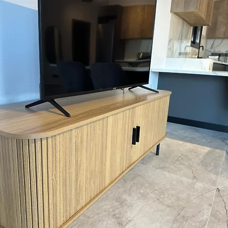 Lux Level 4 Penthouse Tower 206 Daire