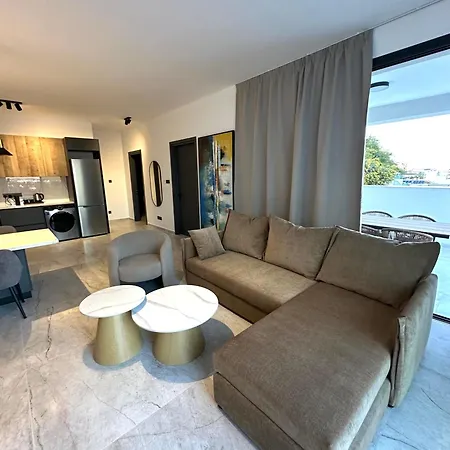 Lux Level 4 Penthouse Tower 206 Никосия