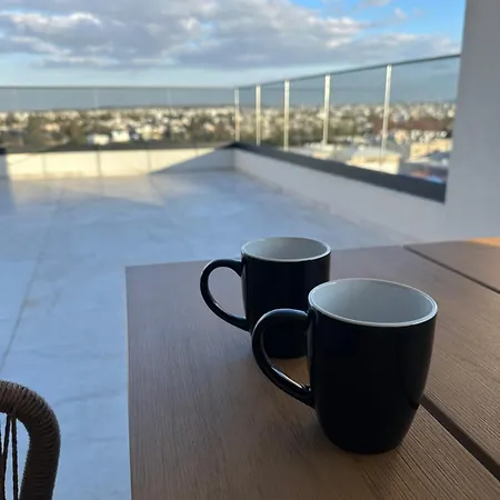 Lux Level 4 Penthouse Tower 206 Апартаменты